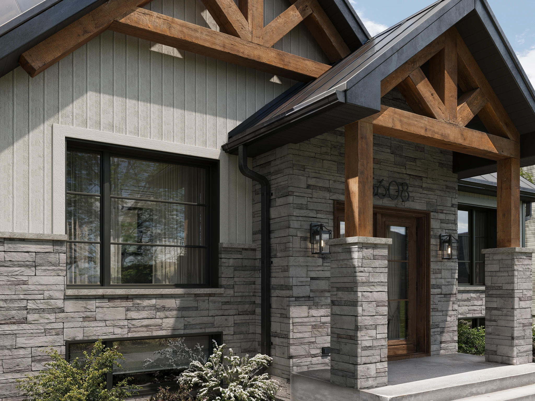 emberdale_closeup_day_stone_pierre-royal-vena-titanium.png